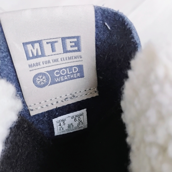 VANS NEW Standard Snow MTE Boots - Picture 15 of 16